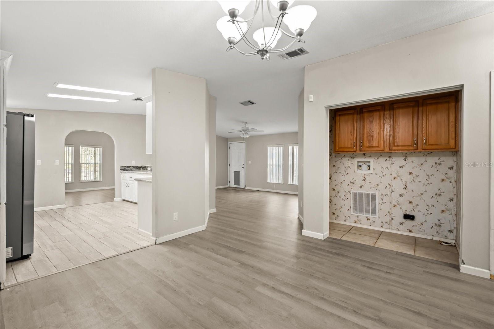 WALK IN WATER LAKE ESTATES PH 05 - Residential