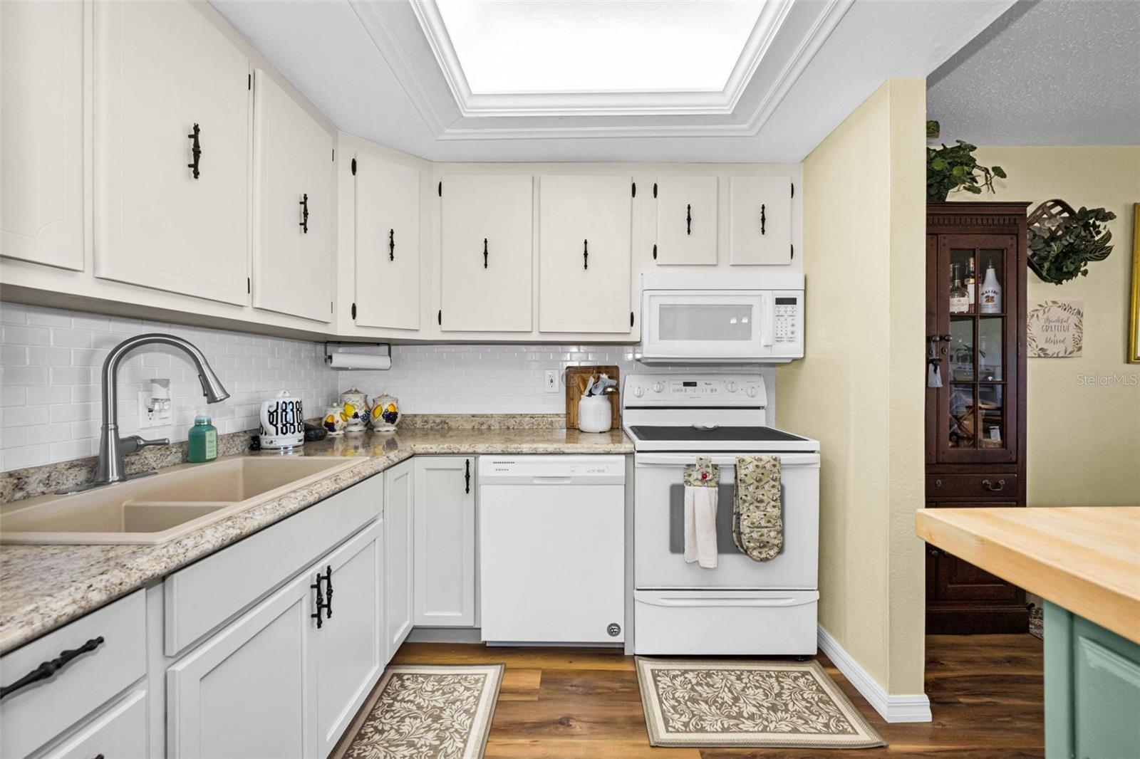 GARDENS THE CONDO - Residential