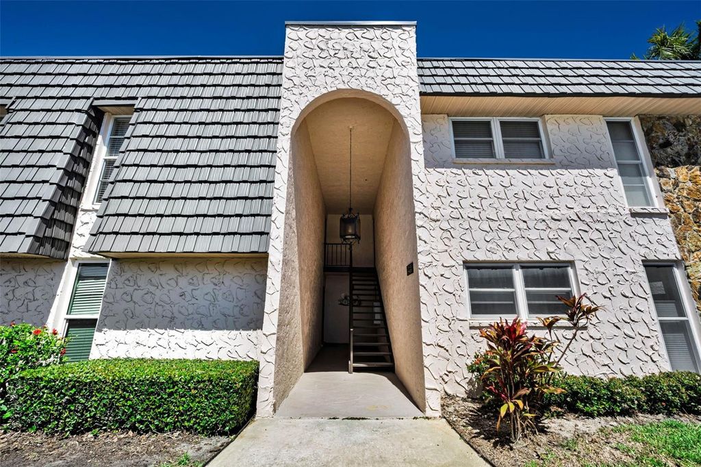 Photo of 219 Elmwood Circle #219, Seminole, FL 33777 (MLS # TB8489082)