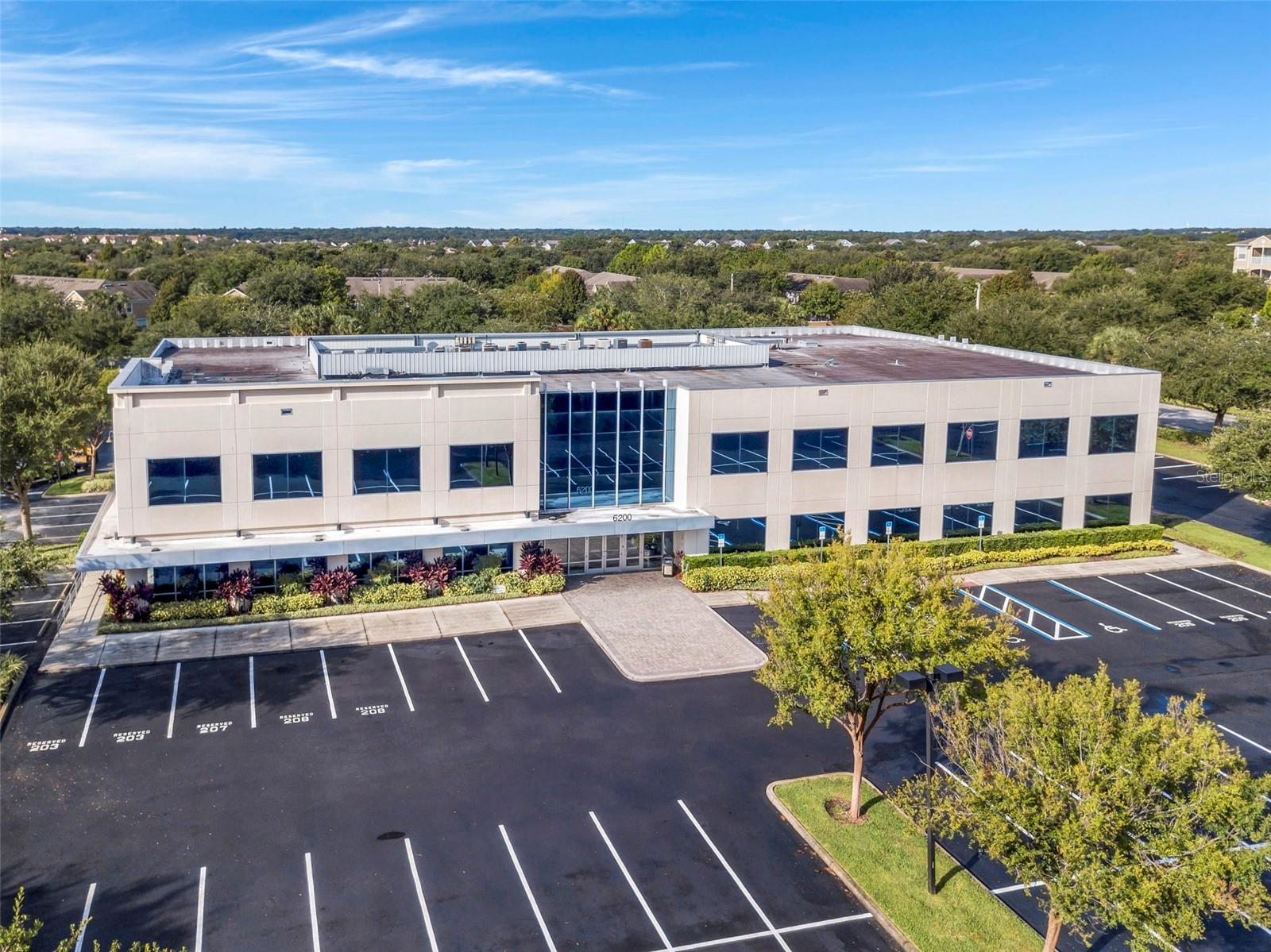 Lease the perfect luxurious office in an Outstanding Location: minutes from Downtown, Universal Studios and Convention Center,
as well as I-4, East-West Expressway/408, Florida Turnpike. Easy access to Dr. Phillips, Windermere, Winter Garden, Isleworth and Bay Hill. You get your own office space, which features an inviting shareable reception area, kitchen and its own private restroom, this is the perfect solution for your business needs. Office space is perfectly suited for any office related business, such as Home Insurance Business, Advertising Agency, Law Firm, Consulting Firm, Accounting Firm, etc. Surrounded by fine dining restaurants, stores and shopping. This office space is located near the intersection of Metrowest Blvd and Metro Park Circle with a traffic count of approximately 28,000 cars per day. The building can be seen from Metrowest Blvd, has a nearby bus stop, and connects S Hiawassee Rd and S Kirkman Rd making it easily accessible. Less than 3 miles from the Florida Turnpike, I-4, and the 408. Near Universal, Millenia, and Valencia. ALL UTILITIES, WIFI, HOA, TAXES ARE INCLUDED.