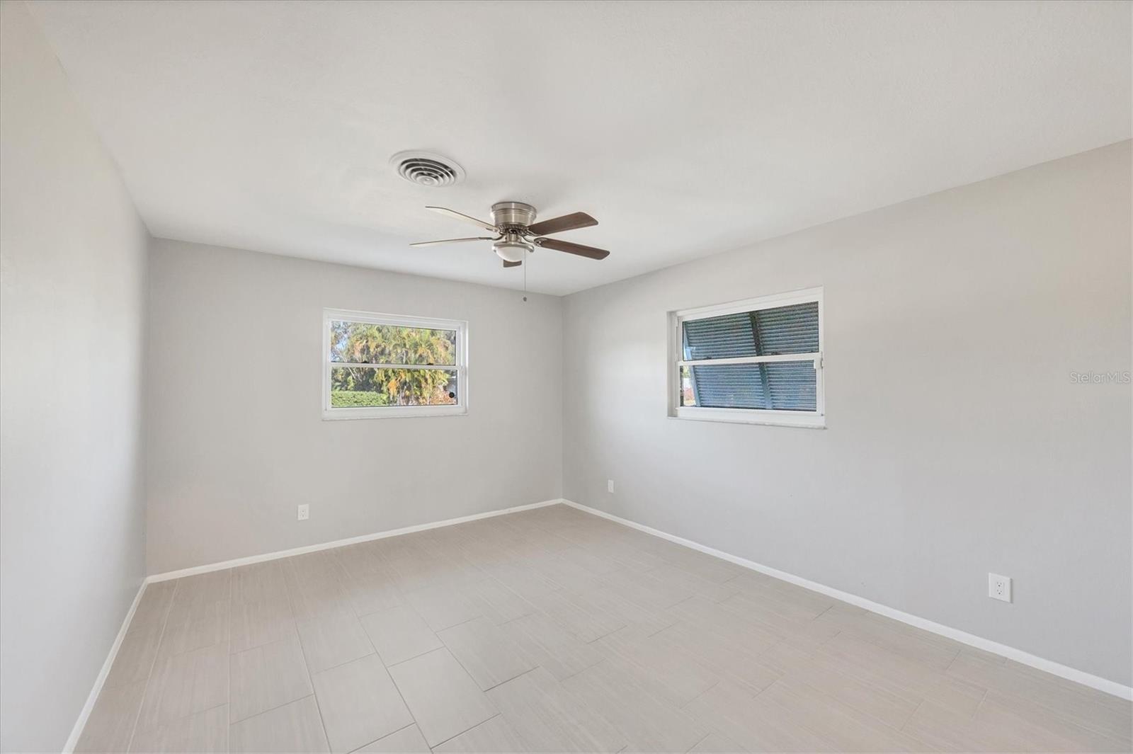 SOUTH VENICE - Residential