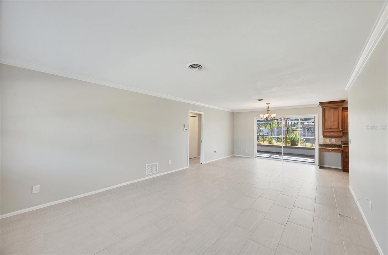 SOUTH VENICE - Residential