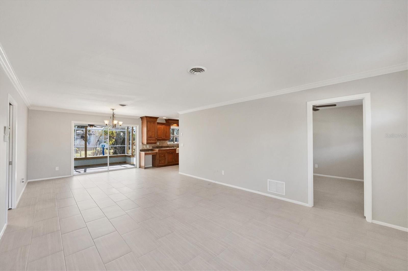 SOUTH VENICE - Residential