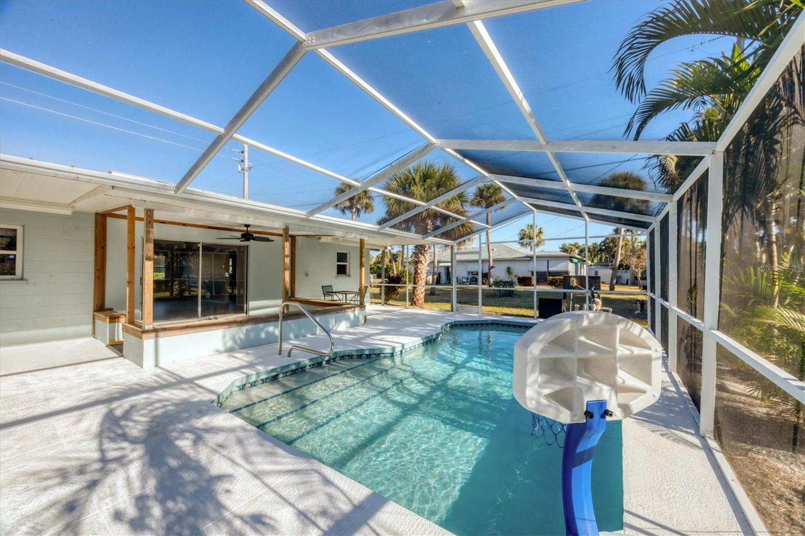 SOUTH VENICE - Residential