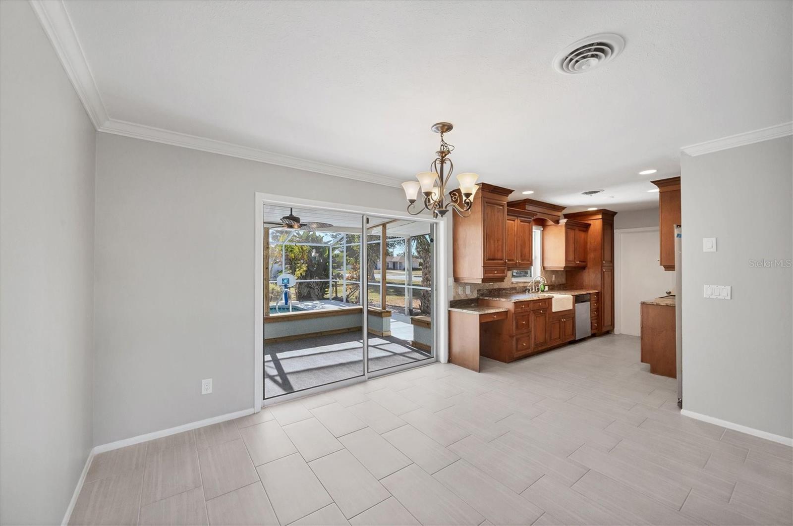 SOUTH VENICE - Residential