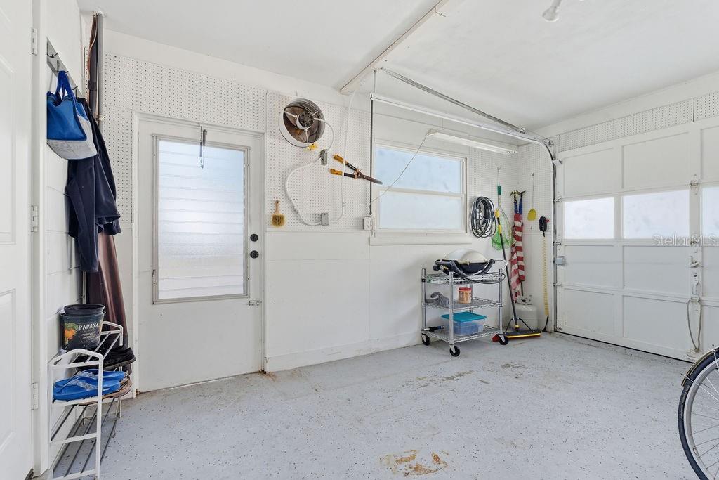 RAINBOW LAKES ESTATE - Residential