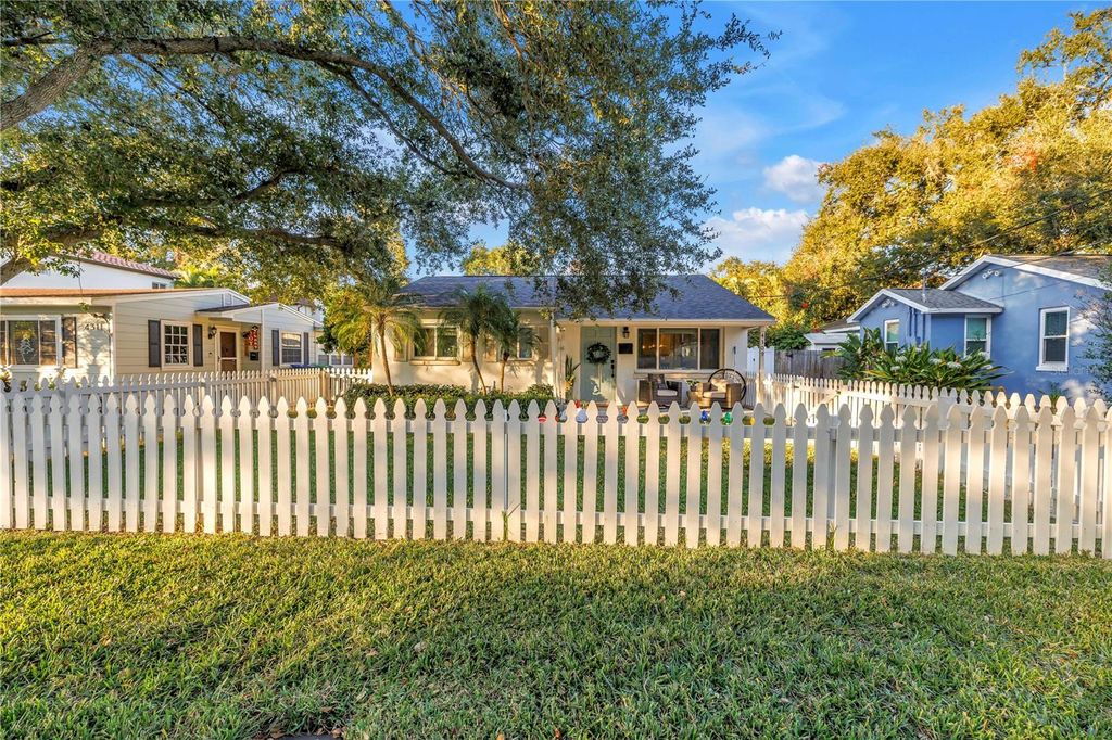 Photo of 4309 W Obispo Street, Tampa, FL 33629 (MLS # TB8454690)