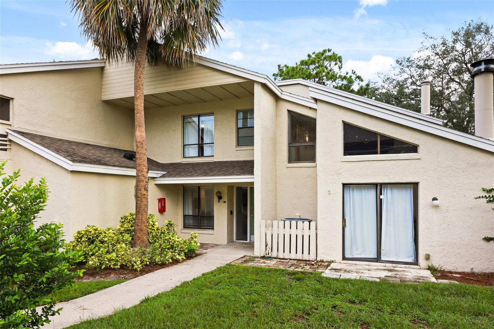441 S NETHERWOOD CRESCENT 206