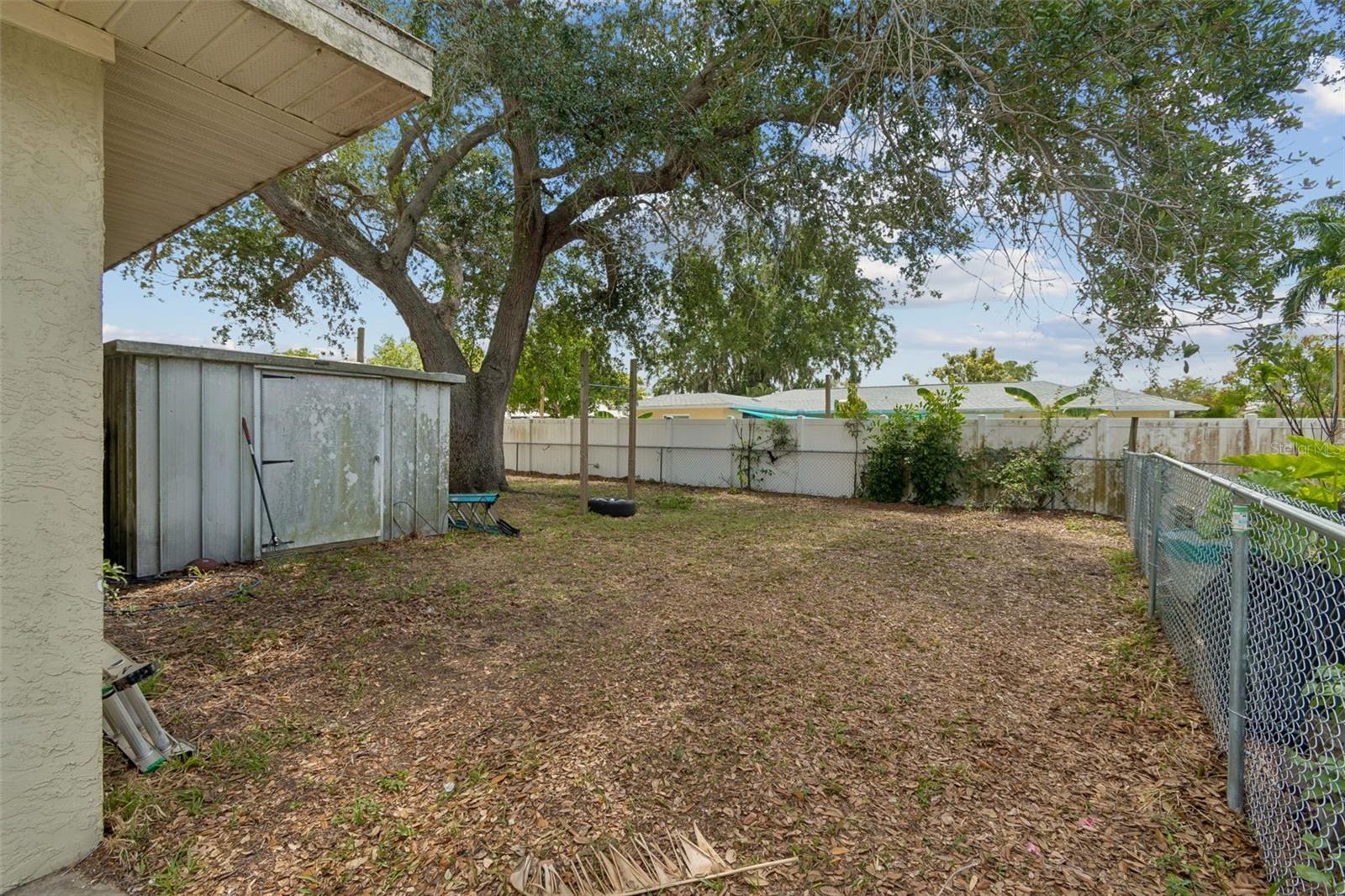 DE SOTO LAKES - Residential