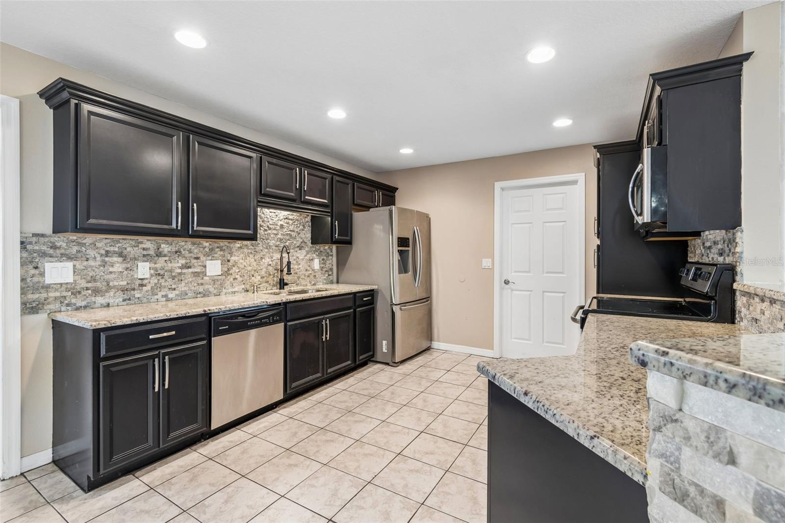 DE SOTO LAKES - Residential