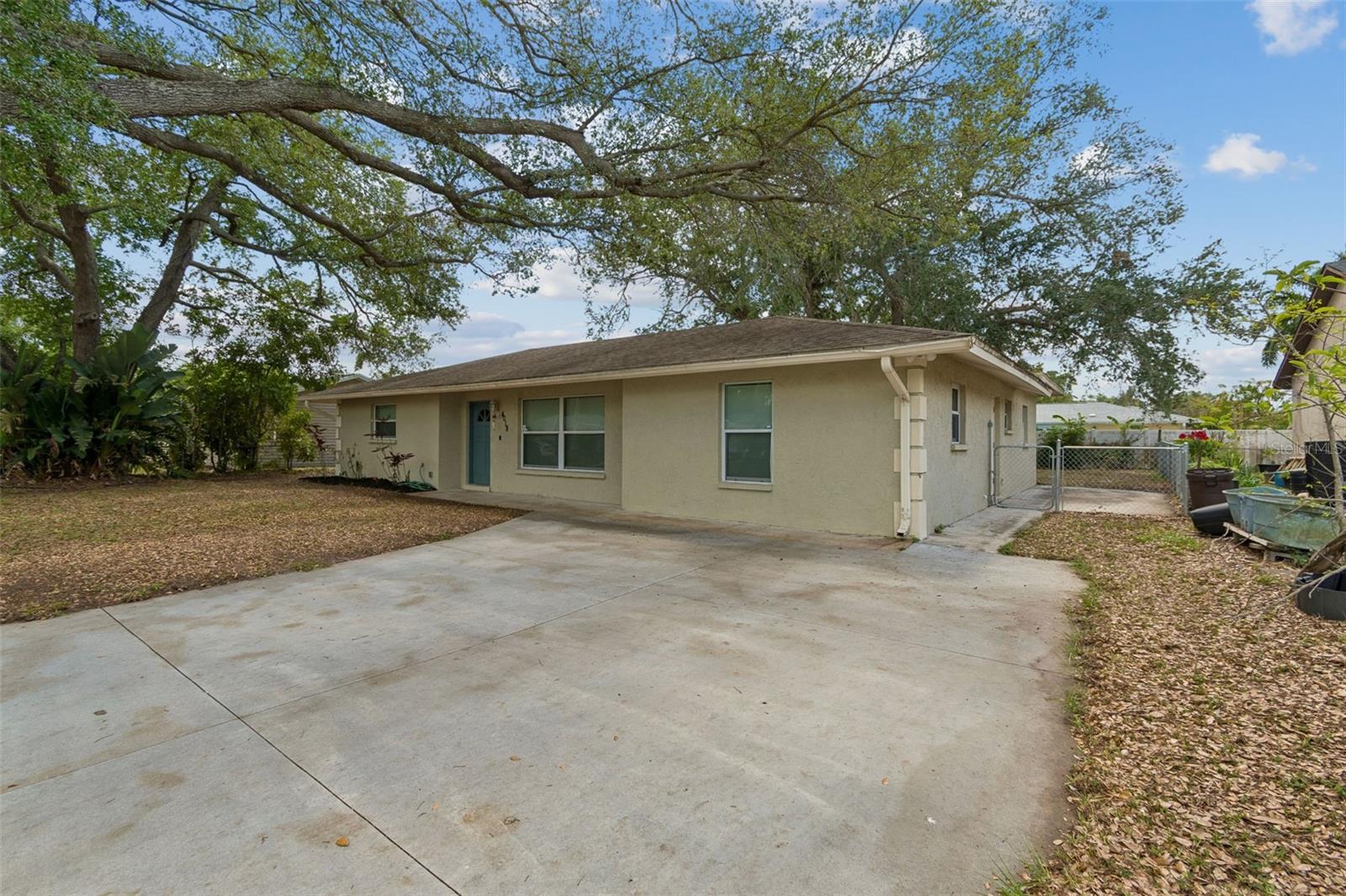 DE SOTO LAKES - Residential