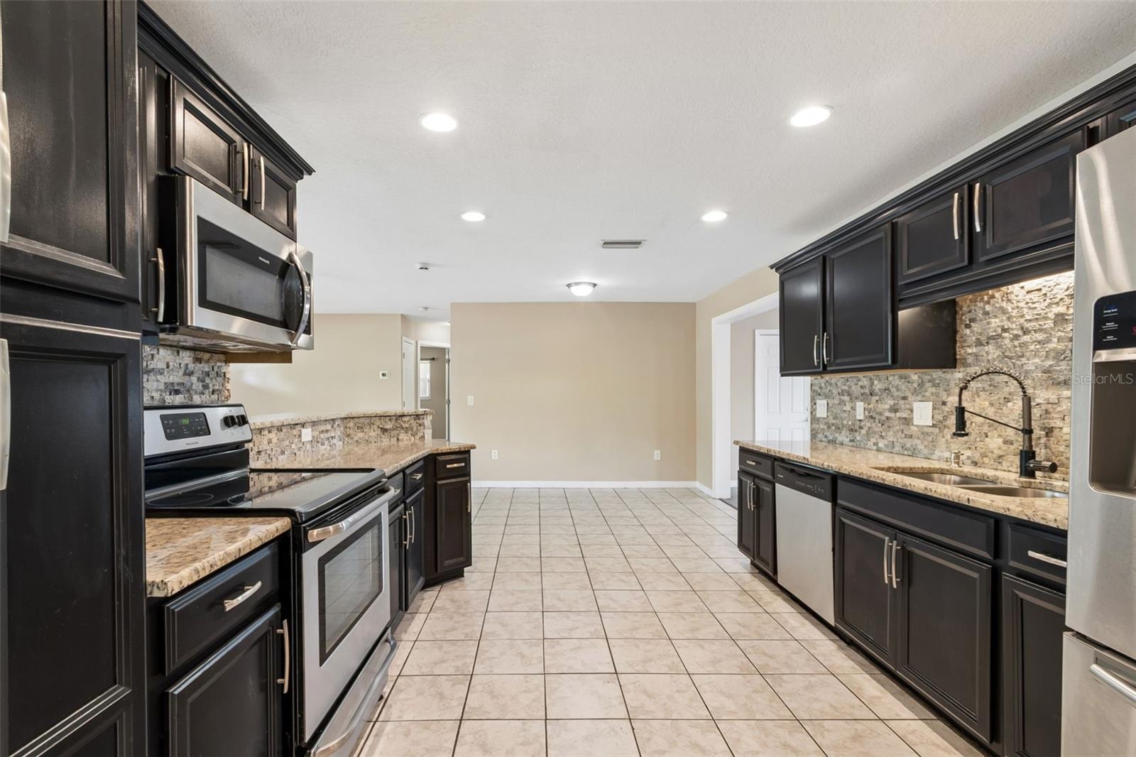 DE SOTO LAKES - Residential