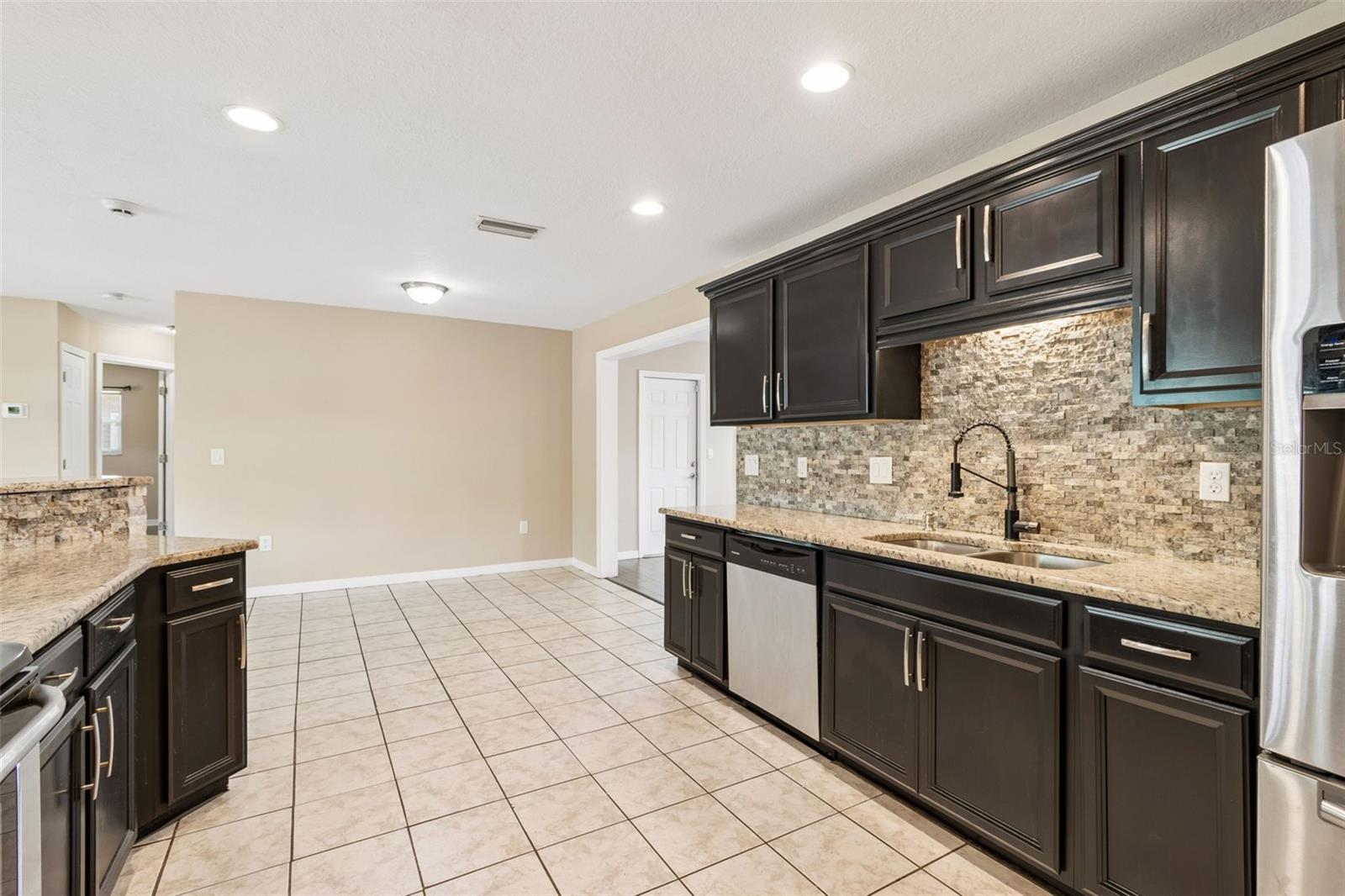 DE SOTO LAKES - Residential