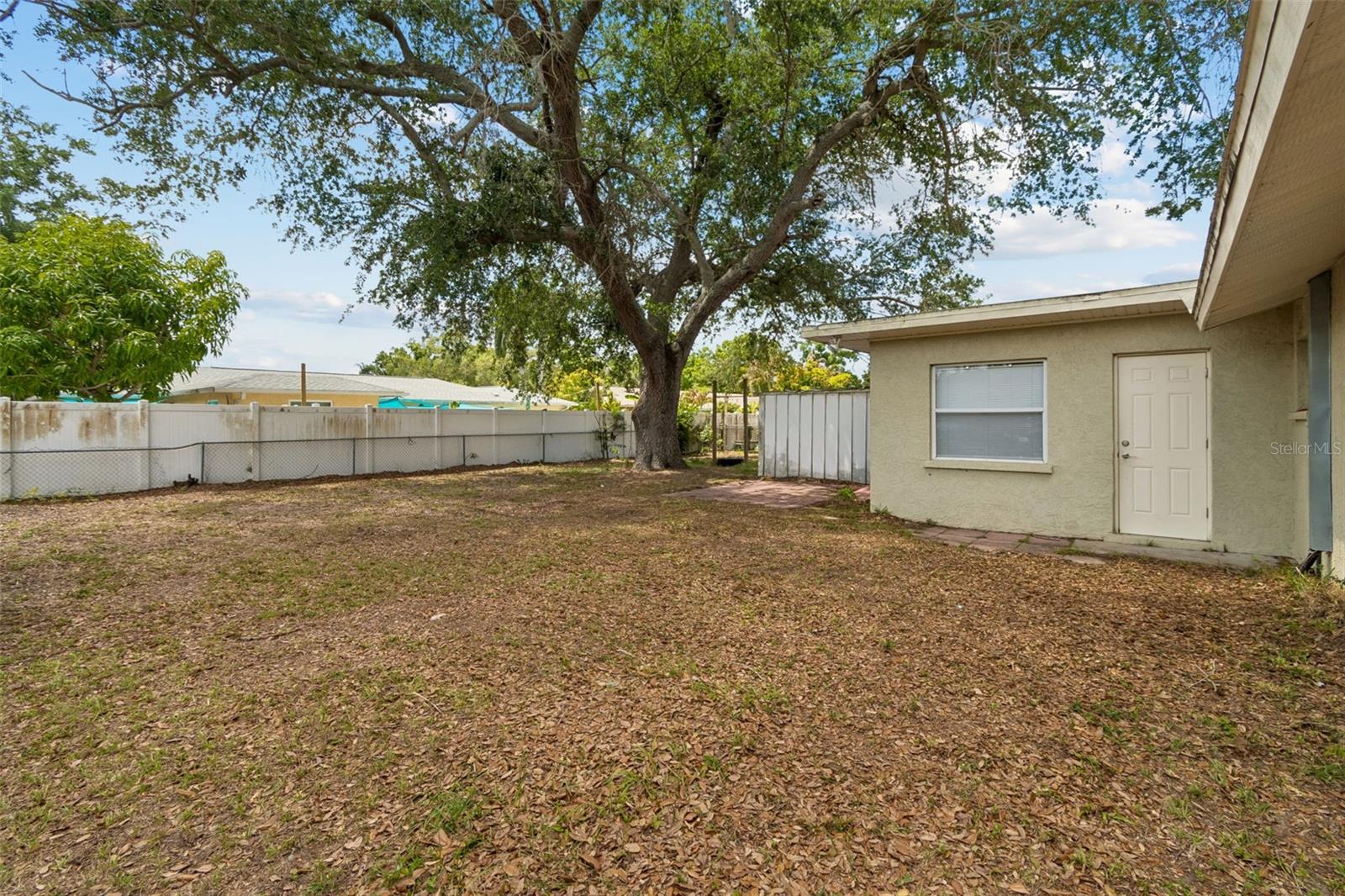 DE SOTO LAKES - Residential