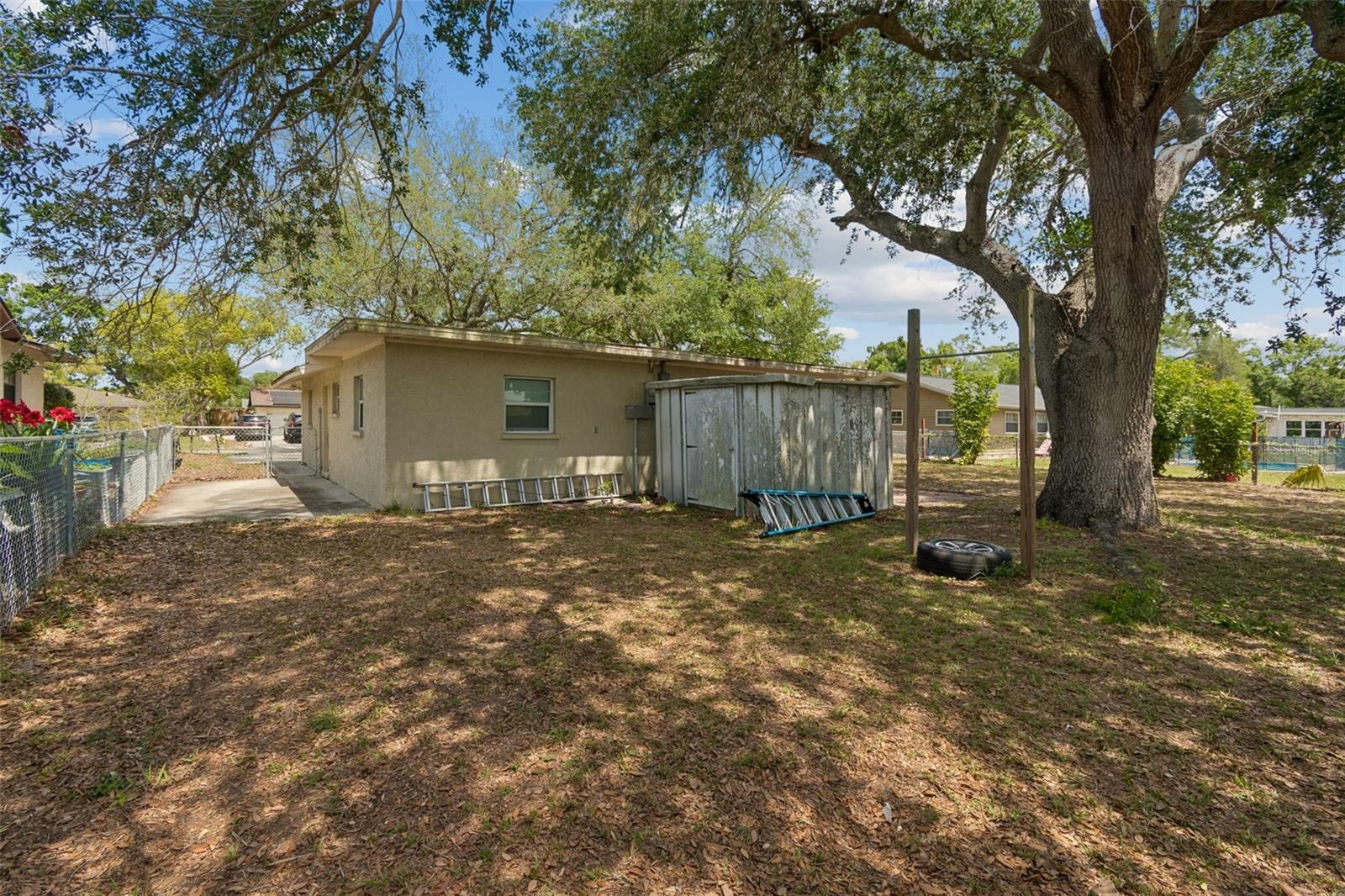 DE SOTO LAKES - Residential