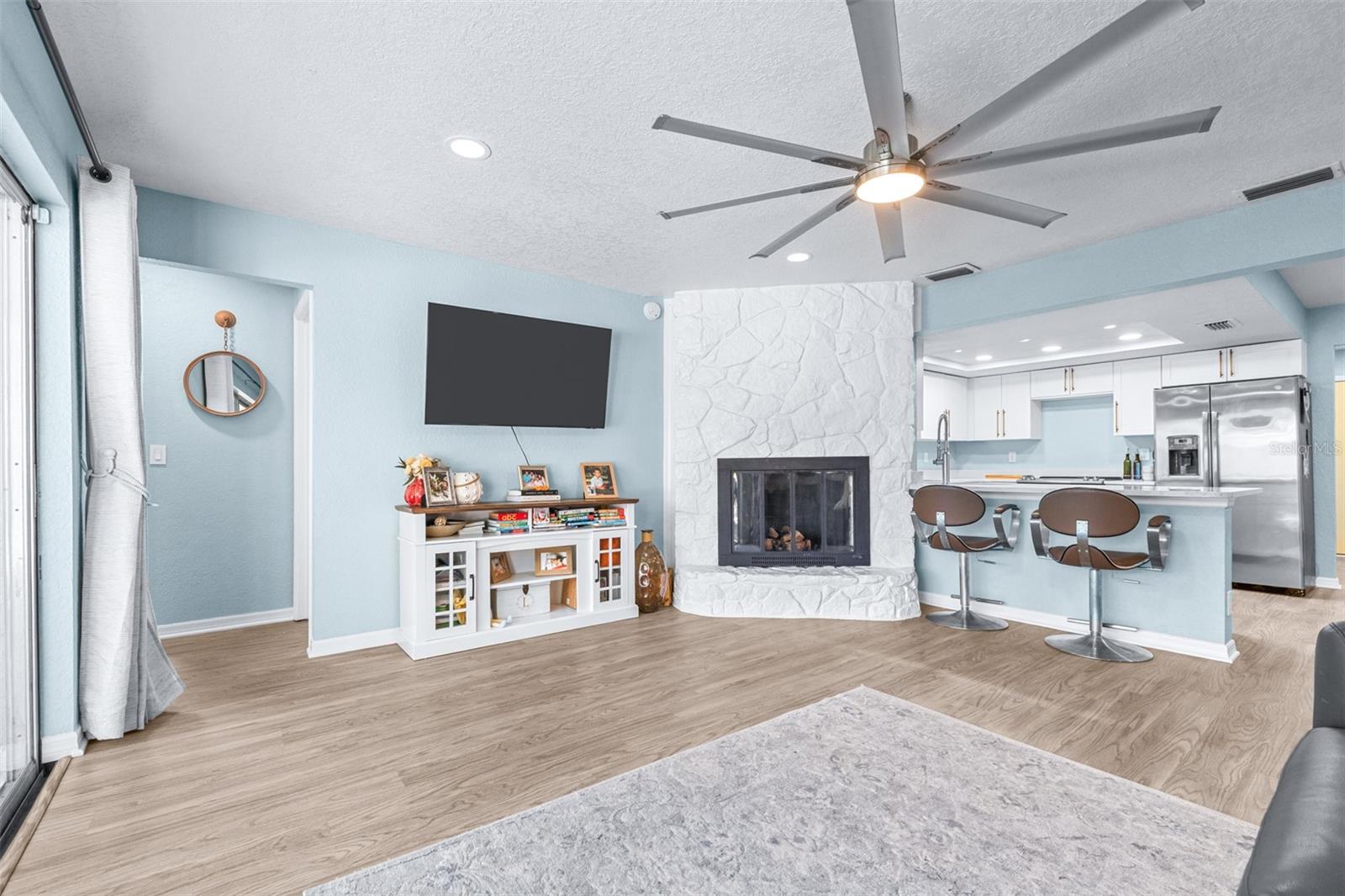 LEONA HEIGHTS - Residential