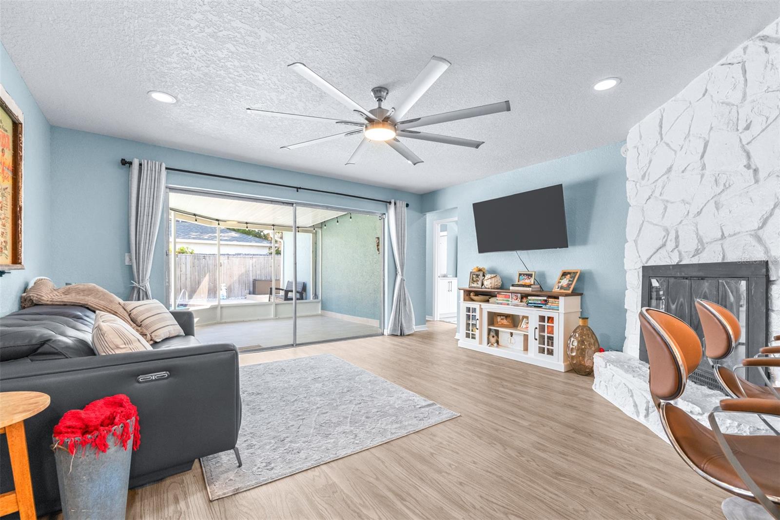 LEONA HEIGHTS - Residential