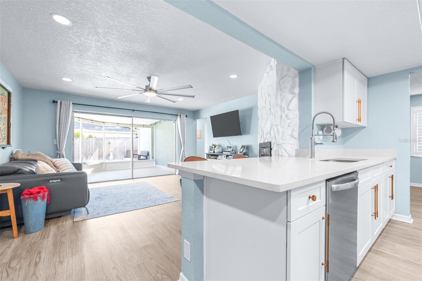 LEONA HEIGHTS - Residential