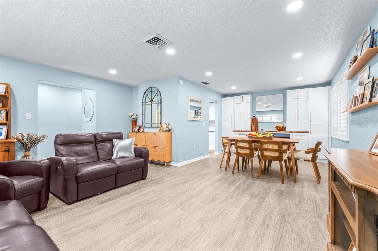 LEONA HEIGHTS - Residential