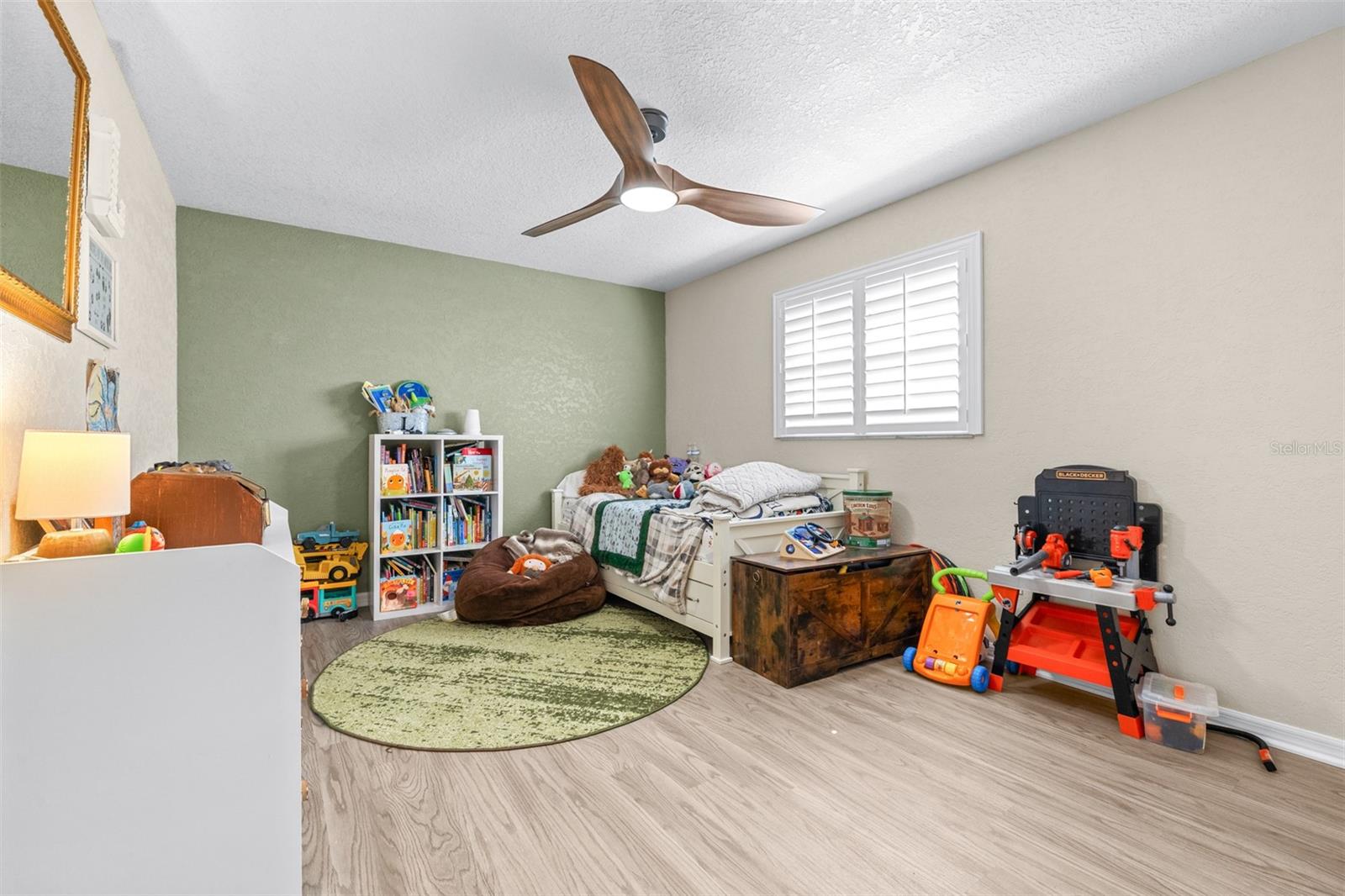 LEONA HEIGHTS - Residential