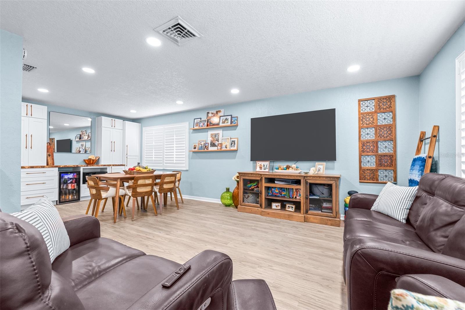 LEONA HEIGHTS - Residential