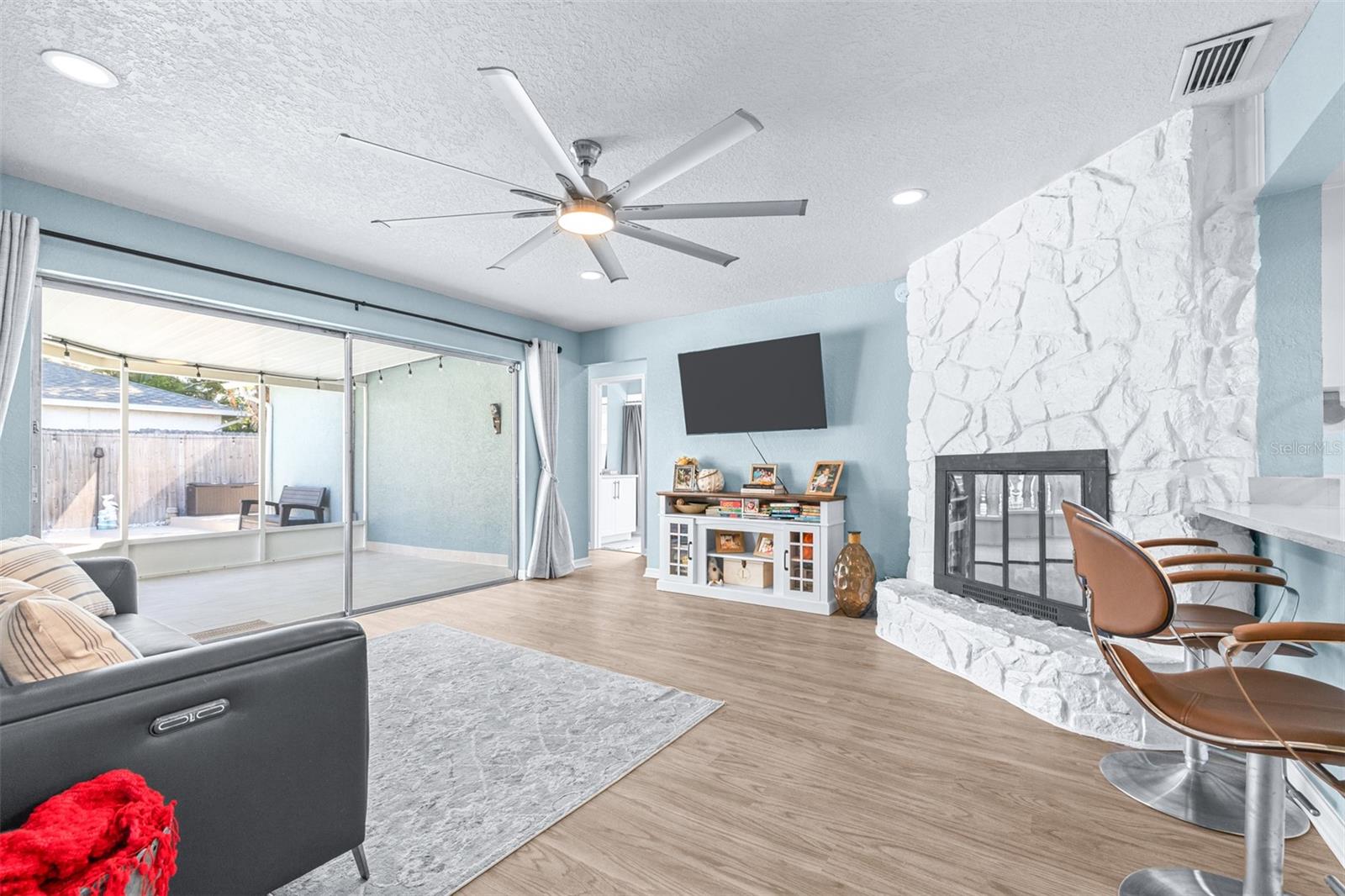 LEONA HEIGHTS - Residential