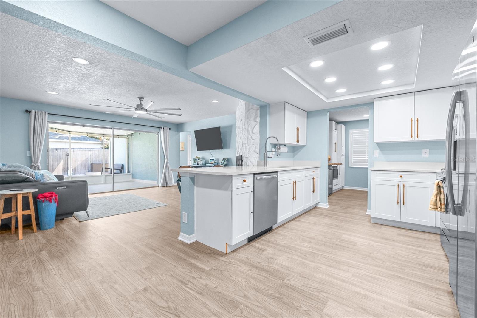 LEONA HEIGHTS - Residential