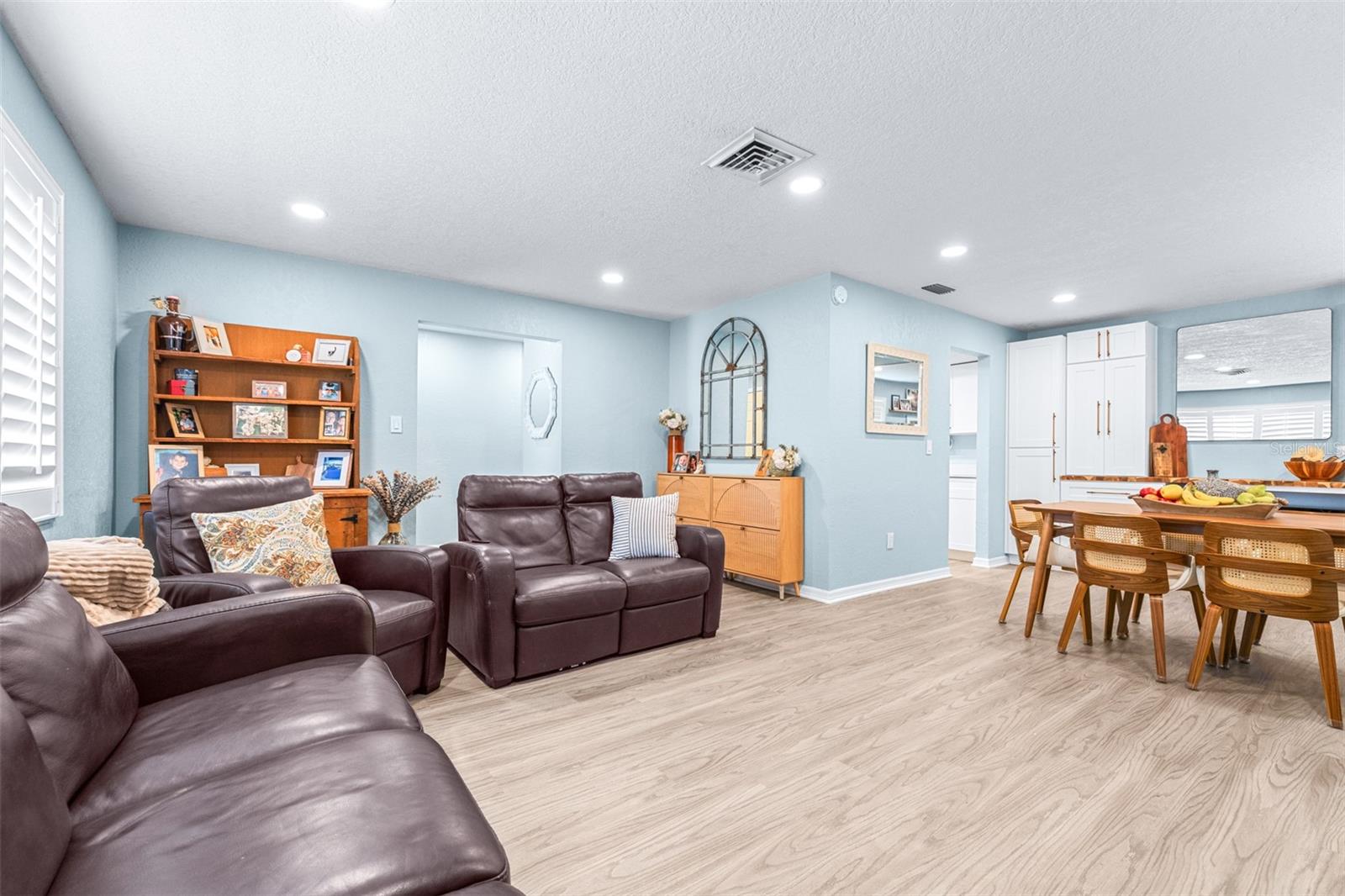 LEONA HEIGHTS - Residential