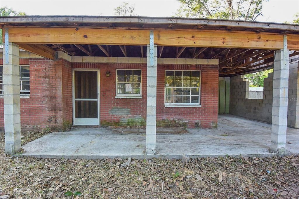 Photo of 343 Lincoln Avenue, Brooksville, FL 34604 (MLS # W7882453)