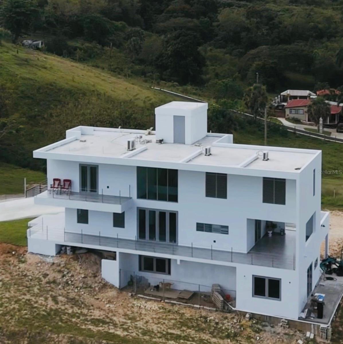 485 KM. 1.7 INT SAN JOSE