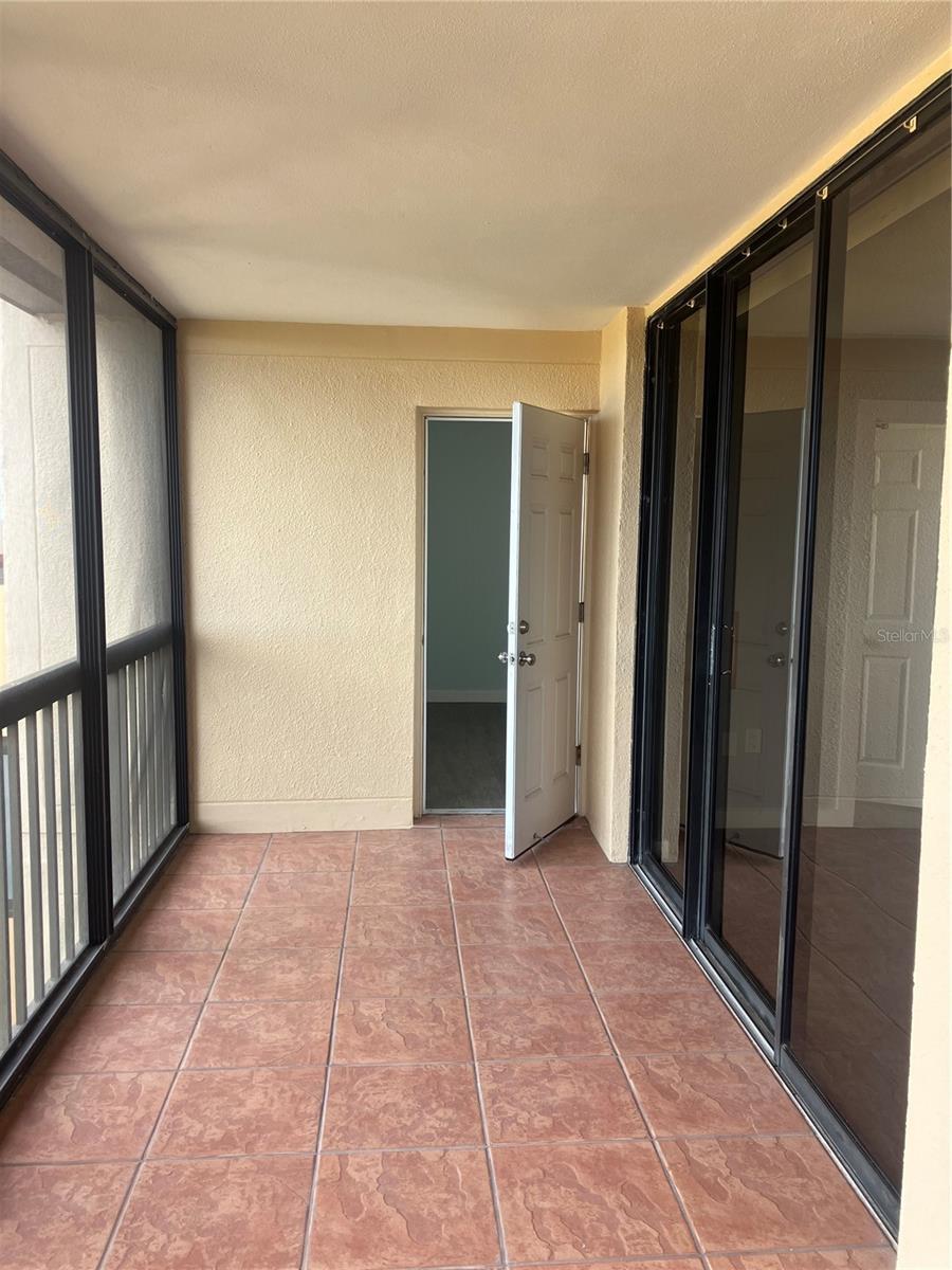 PROMENADES WEST - Residential Lease