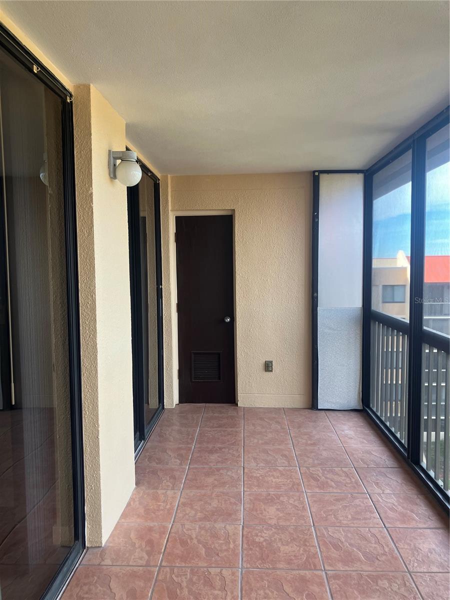 PROMENADES WEST - Residential Lease