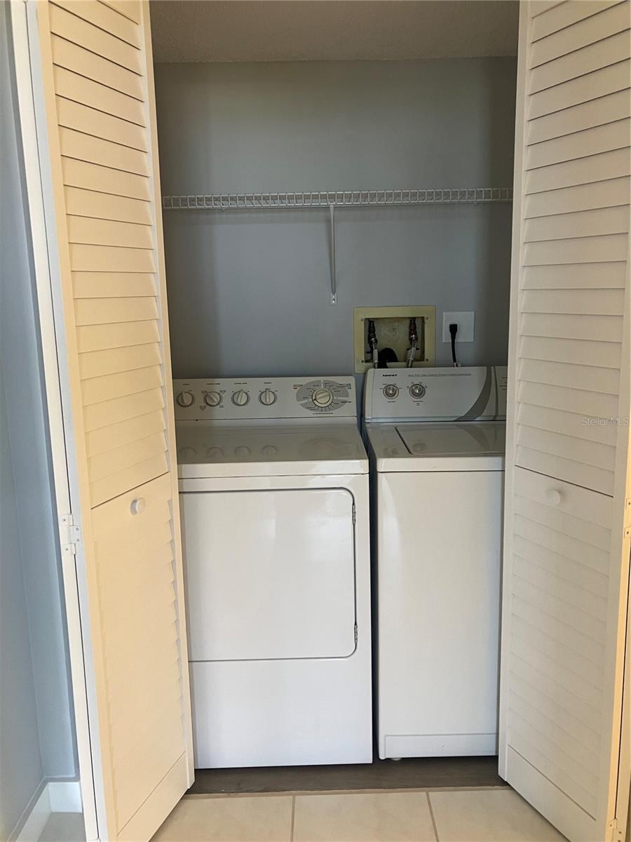 PROMENADES WEST - Residential Lease