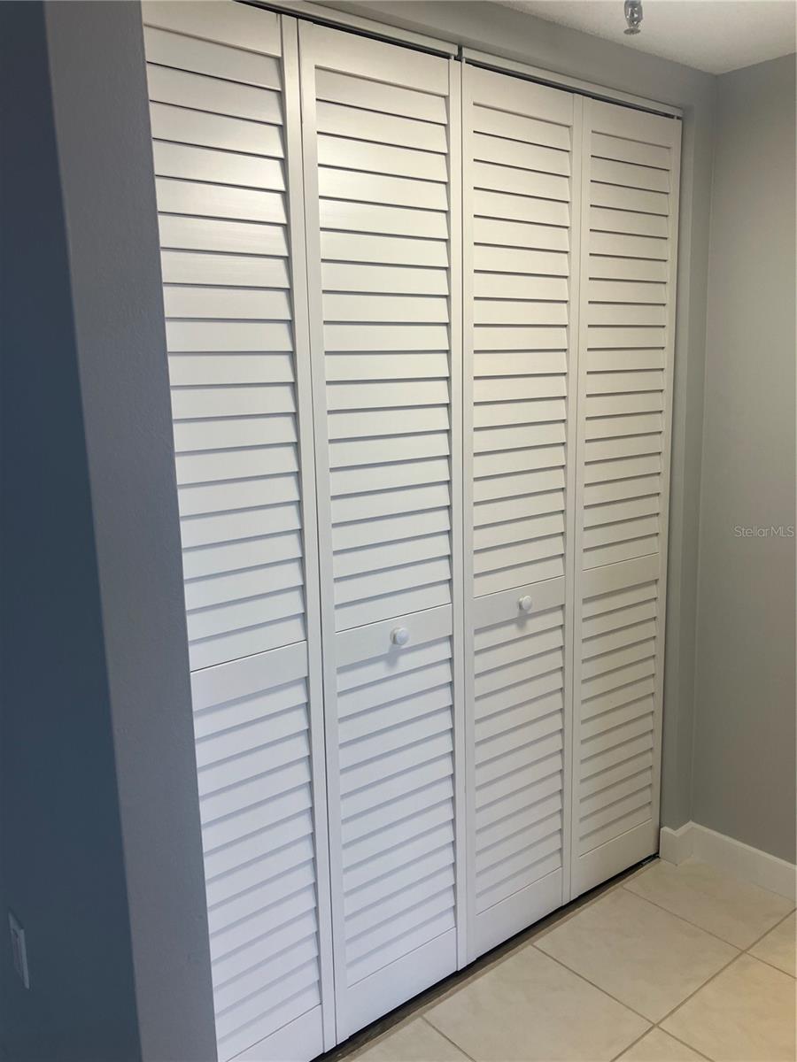 PROMENADES WEST - Residential Lease