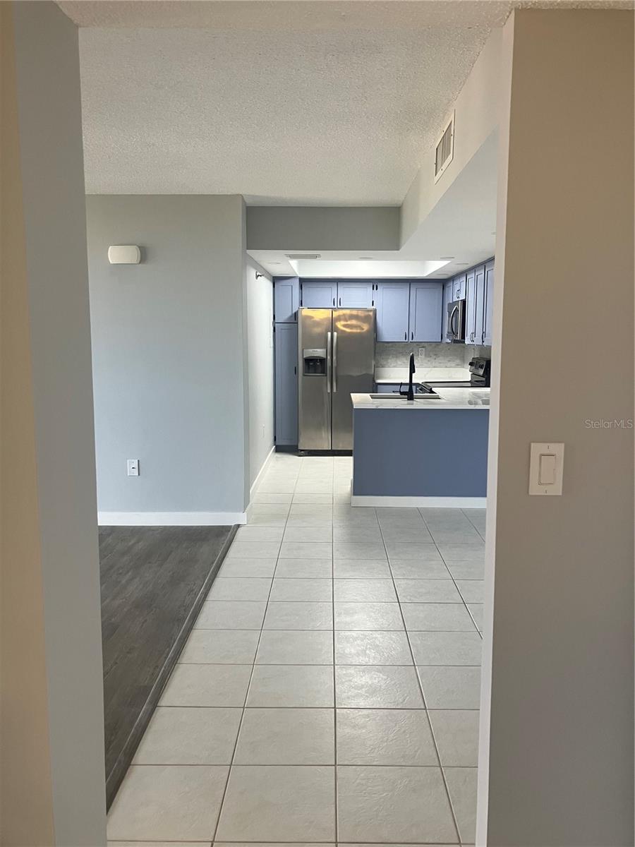 PROMENADES WEST - Residential Lease