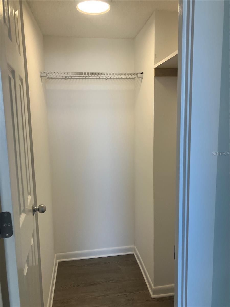 PROMENADES WEST - Residential Lease