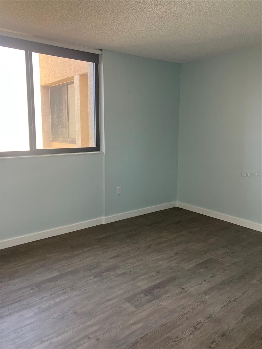 PROMENADES WEST - Residential Lease