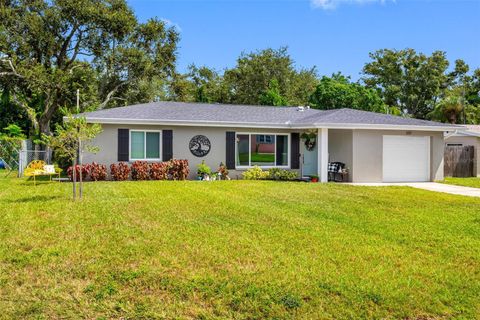 237 MINEOLA DRIVE E BELLEAIR BLUFFS FL 33770