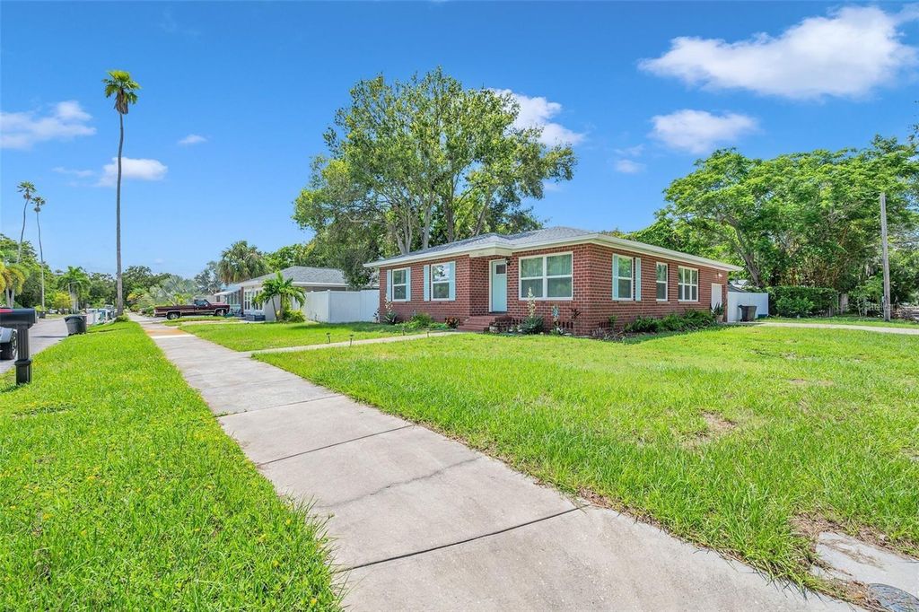 Photo of 2601 Upton Street S, Gulfport, FL 33711 (MLS # S5128099)