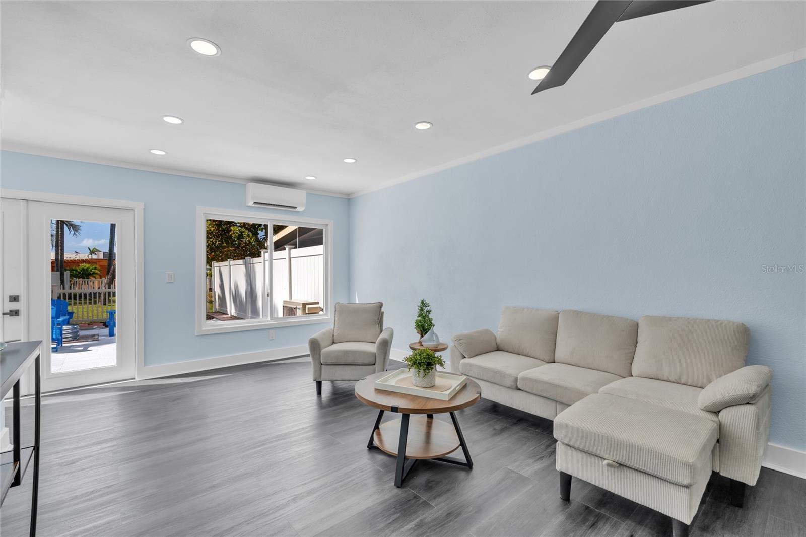 SEA SIDE GARDENS - Residential