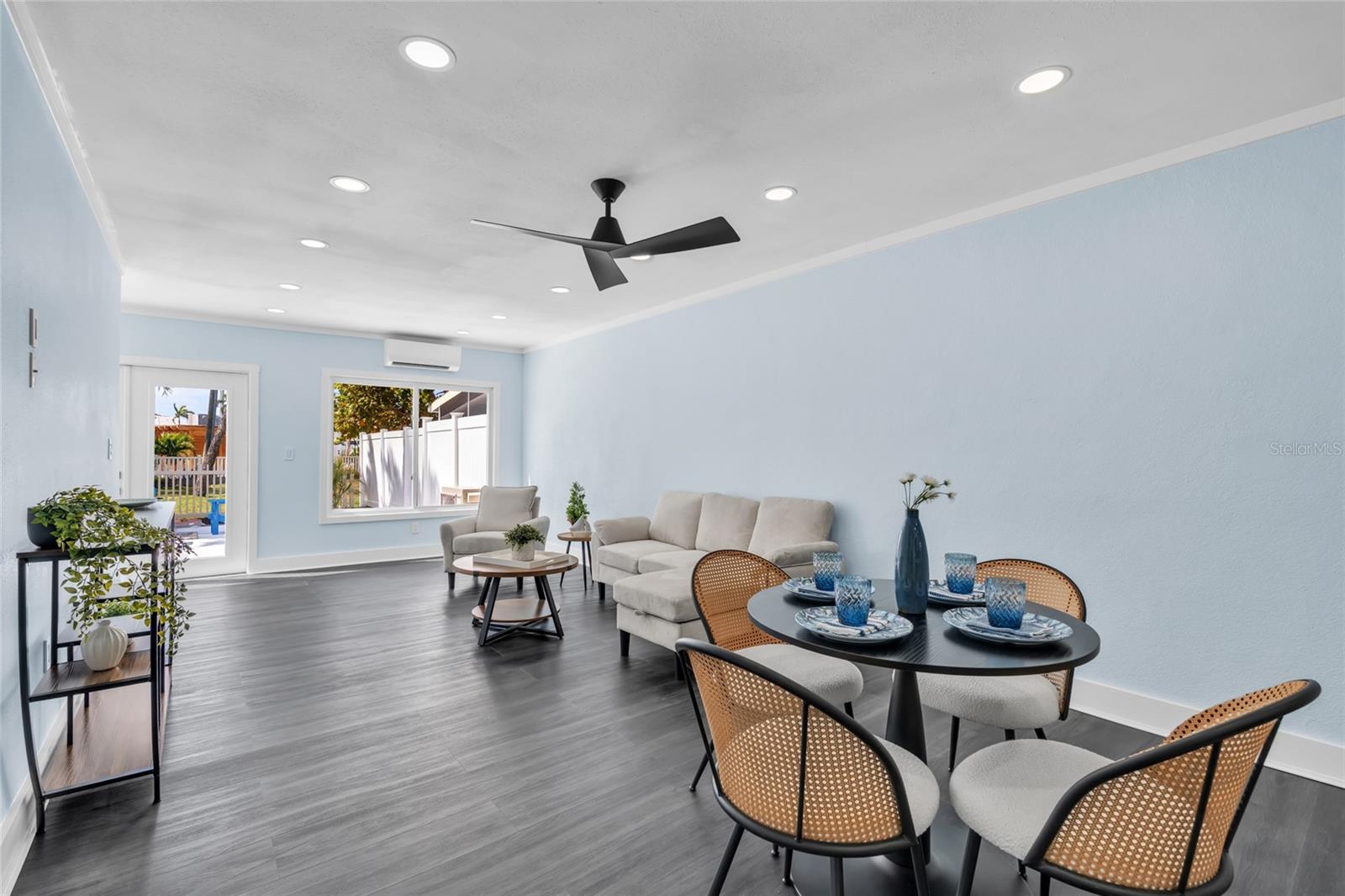 SEA SIDE GARDENS - Residential