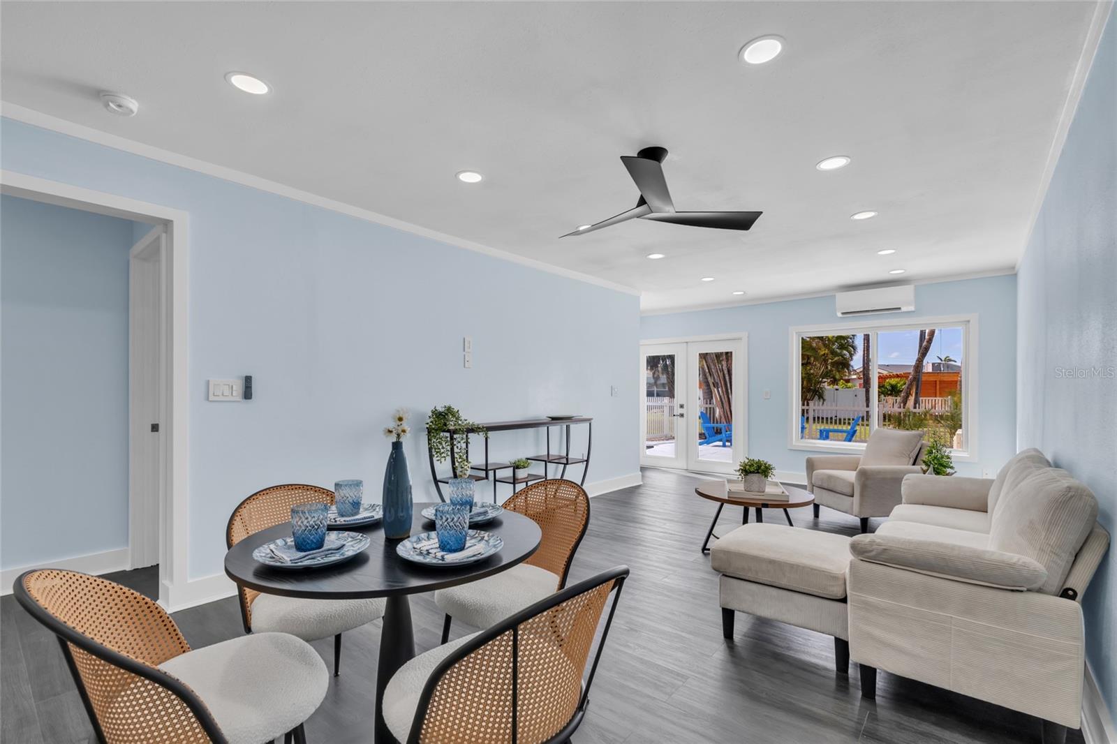 SEA SIDE GARDENS - Residential