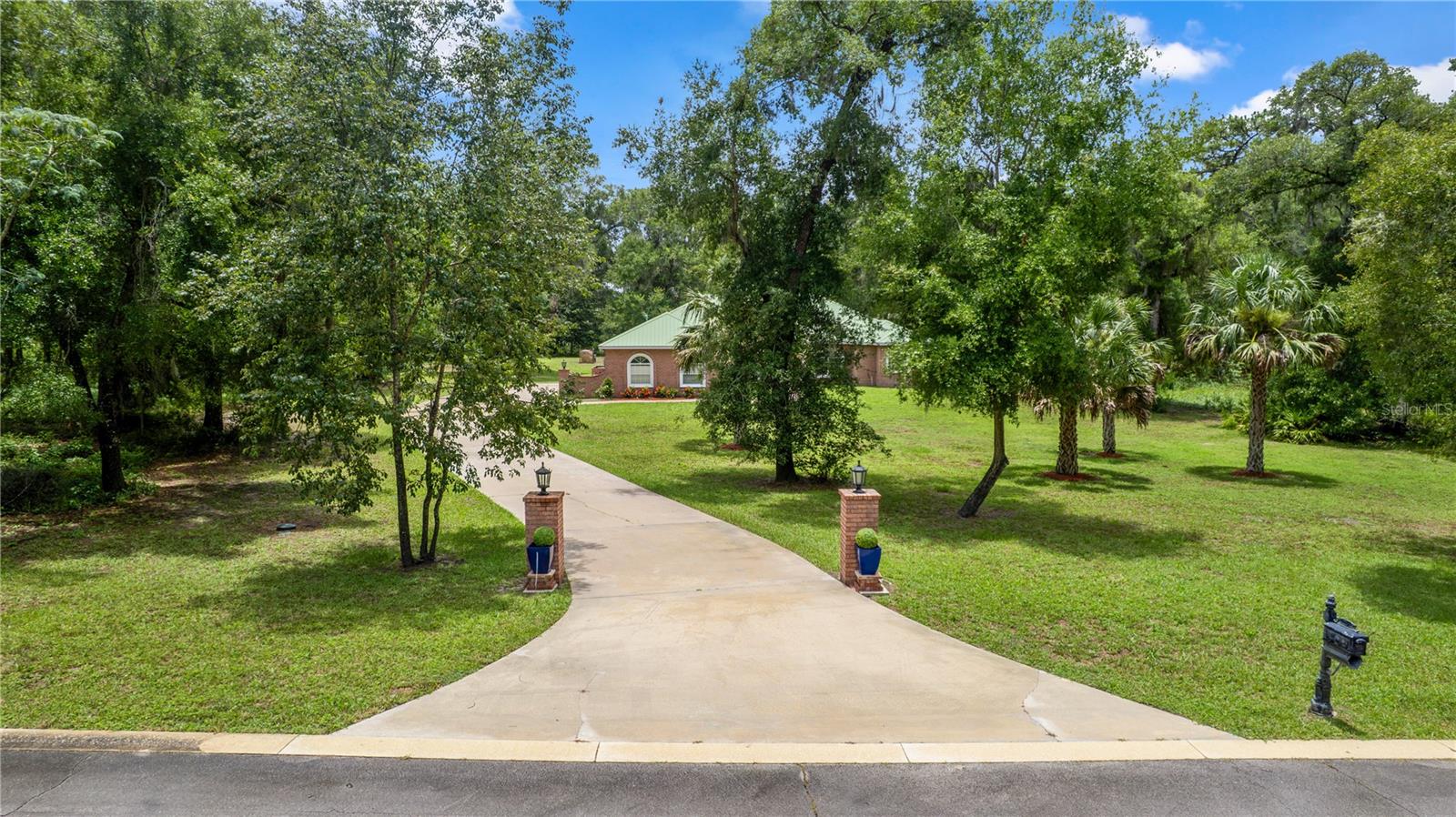 1908 S FARM ROAD