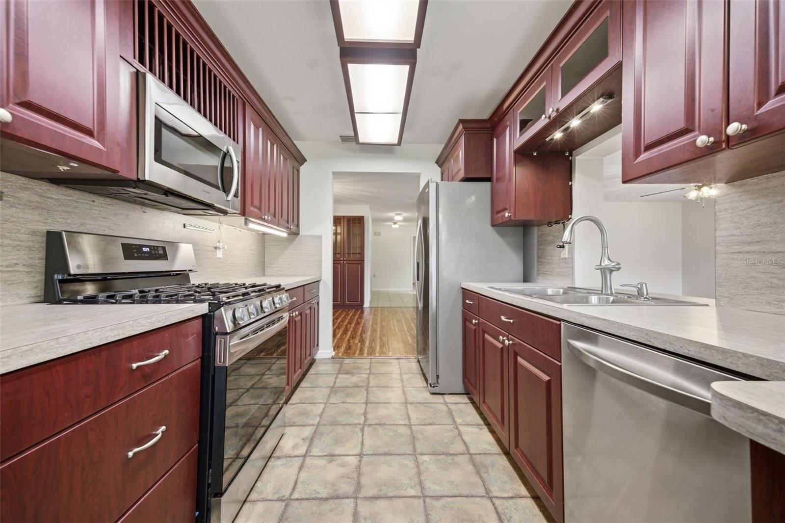 TERRACE PARK OF FIVE TOWNS - Residential