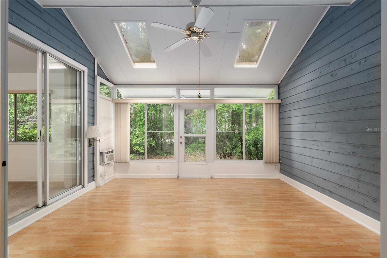 THE VILLAS OF WEST END UNIT 1B - Residential