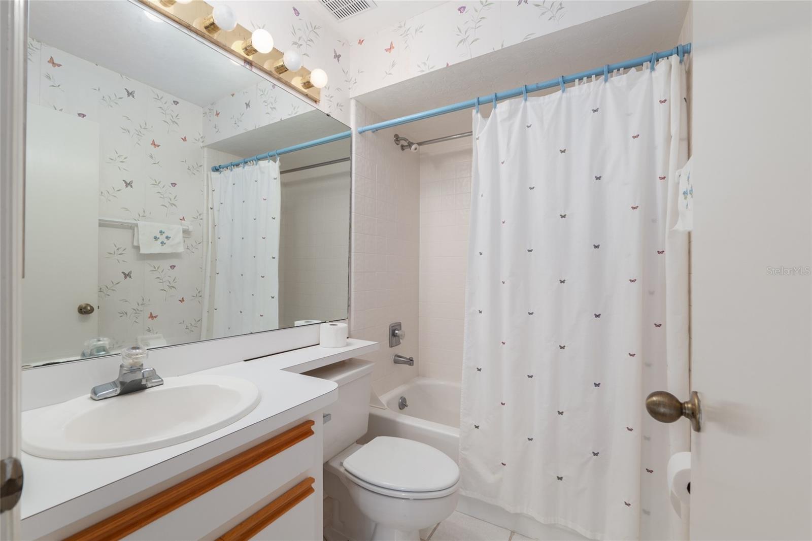 THE VILLAS OF WEST END UNIT 1B - Residential