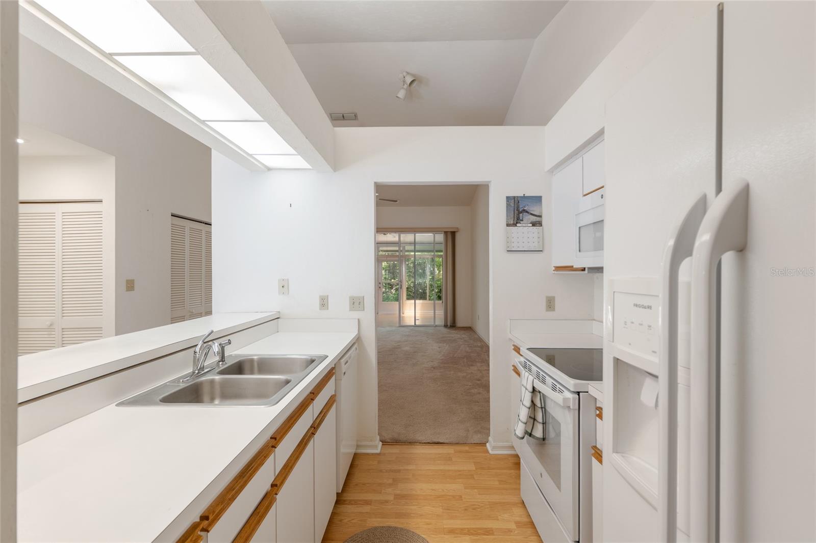 THE VILLAS OF WEST END UNIT 1B - Residential