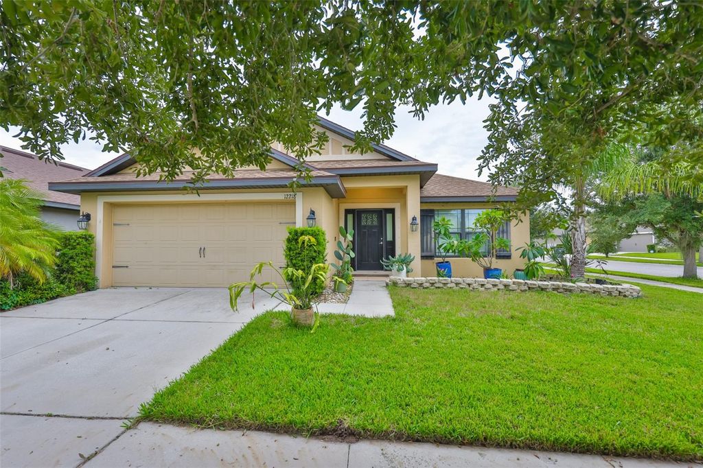 Photo of 12218 Avondale Oak Place, Riverview, FL 33578 (MLS # TB8403567)