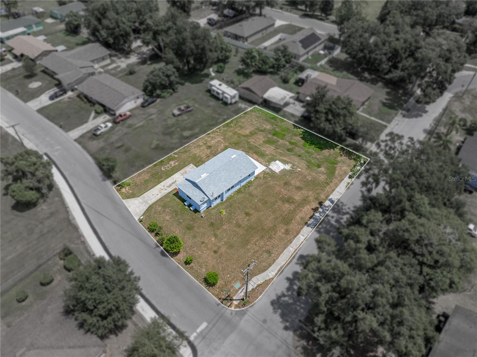 810 N MAPLE AVENUE