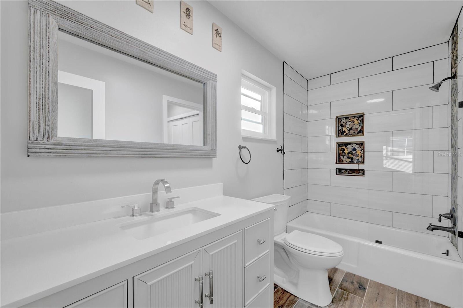 SHORE ACRES PT REP OF 2ND REP OF VENICE SE - Residential Lease